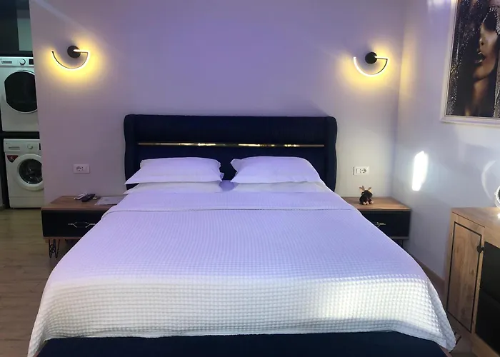 Deluxe In Center Apartment Tirana